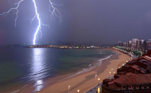 tormenta playa socorristas socorrisme catalunya