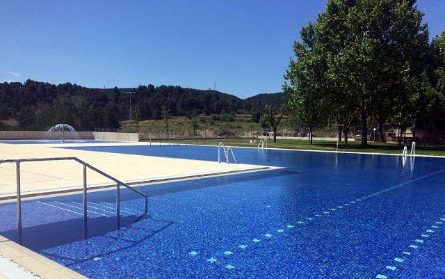 La piscina obre al juny, però la seguretat comença molt abans